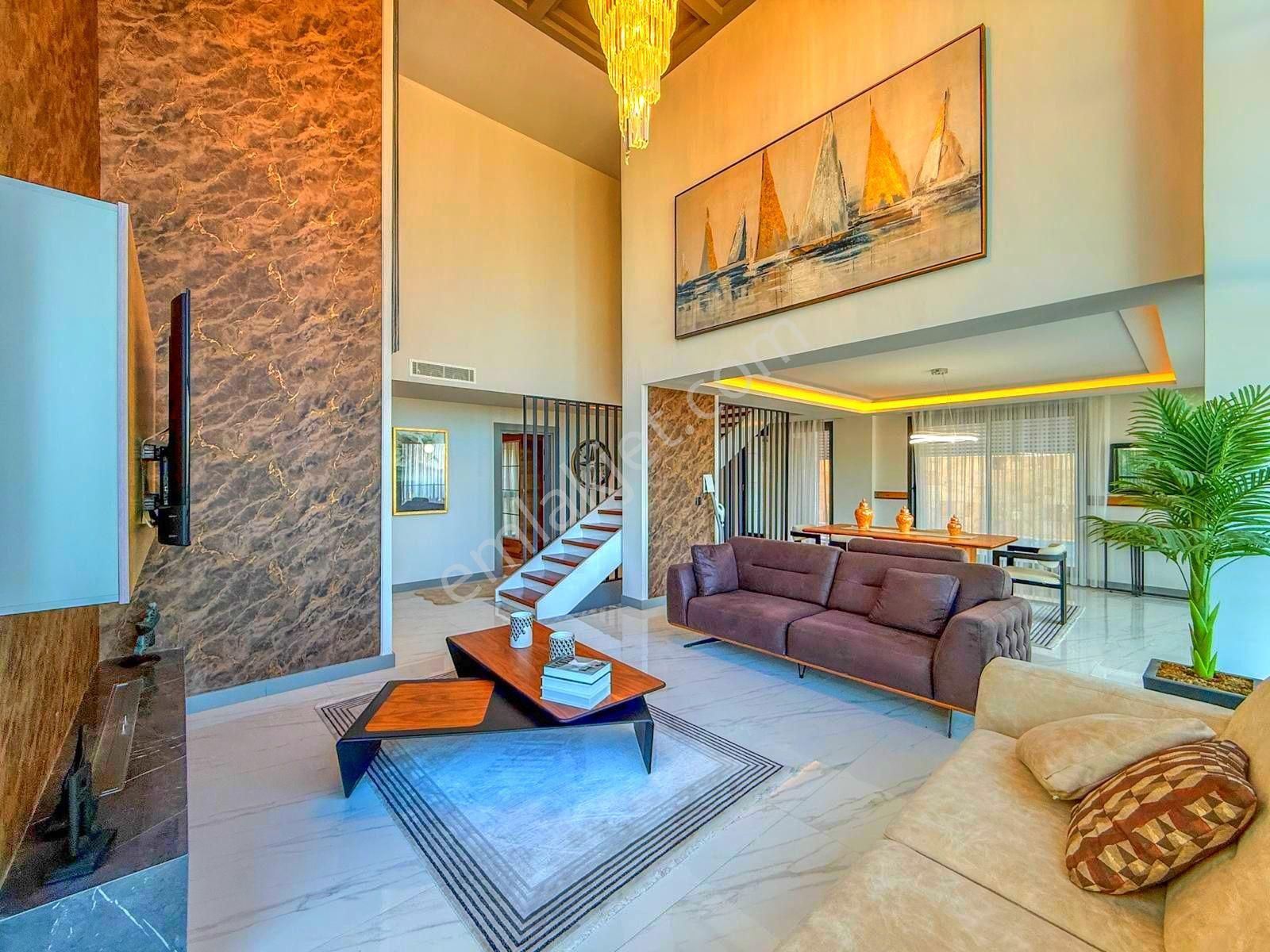 Kuşadası Merkezde Özel Açık Ve Kapalı Havuzlu Ultra Lüks Sıfır Villa - Görsel 9