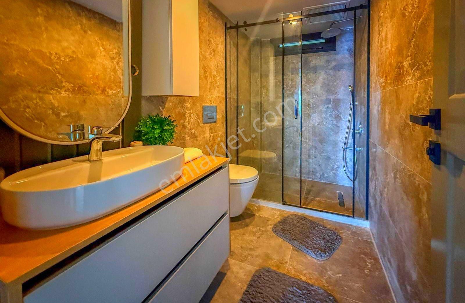 Kuşadası Merkezde Özel Açık Ve Kapalı Havuzlu Ultra Lüks Sıfır Villa - Görsel 18