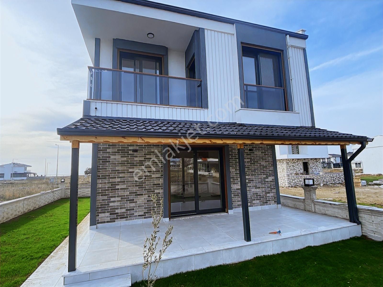 Rw Nefes'ten Altınova'da Deniz Manzaralı 3+1 Villa - Görsel 4