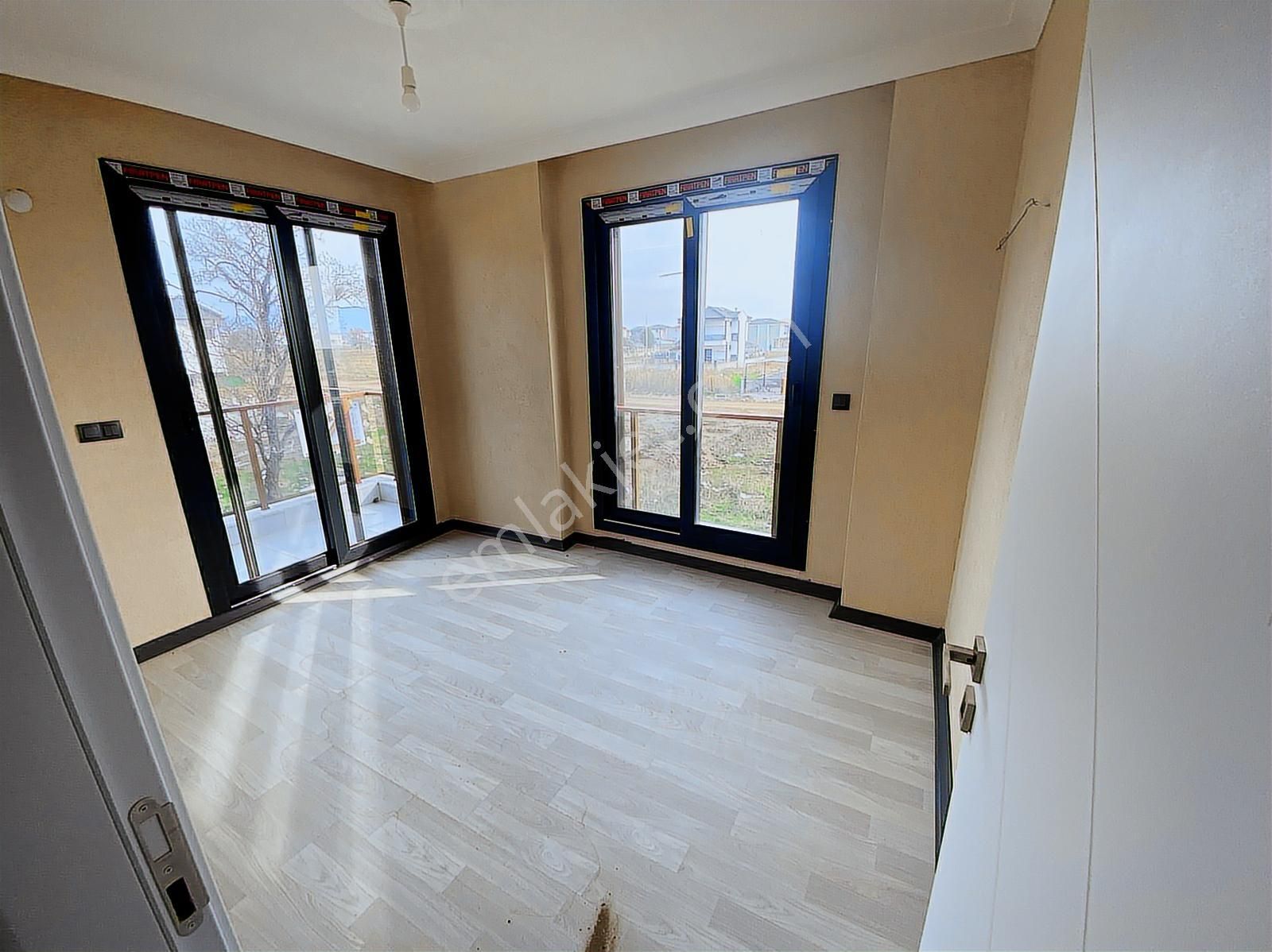 Rw Nefes'ten Altınova'da Deniz Manzaralı 3+1 Villa - Görsel 12