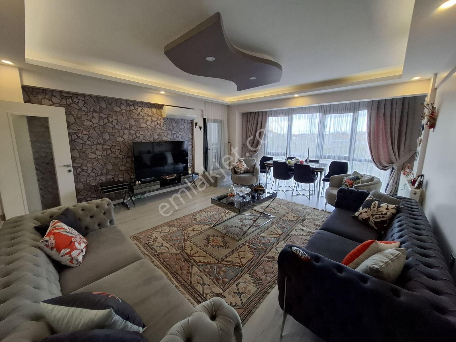 Rw Akar'dan İzmir Caddesinde Havuzlu K.otoparlı Sitede 4+1 Daire - Görsel 7