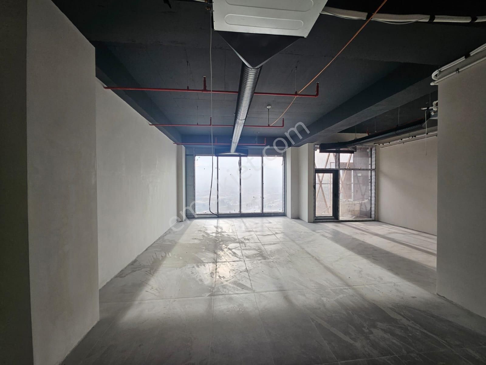 Sky Tower Da 92 Metrekare İleri Natamam Ofis