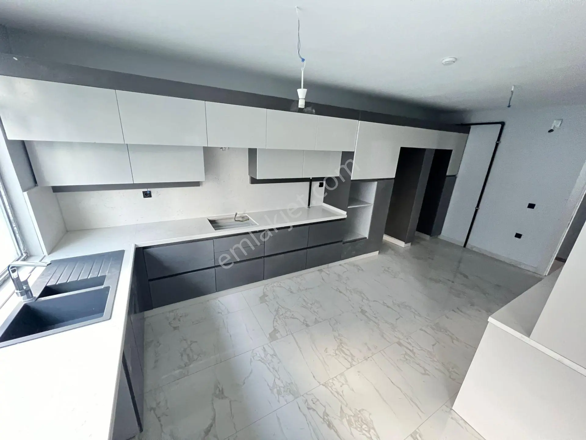 Baglıcada 550m2 3katlı Turk Hamamlı İçten Asansörlü 6+1 Villa - Görsel 6