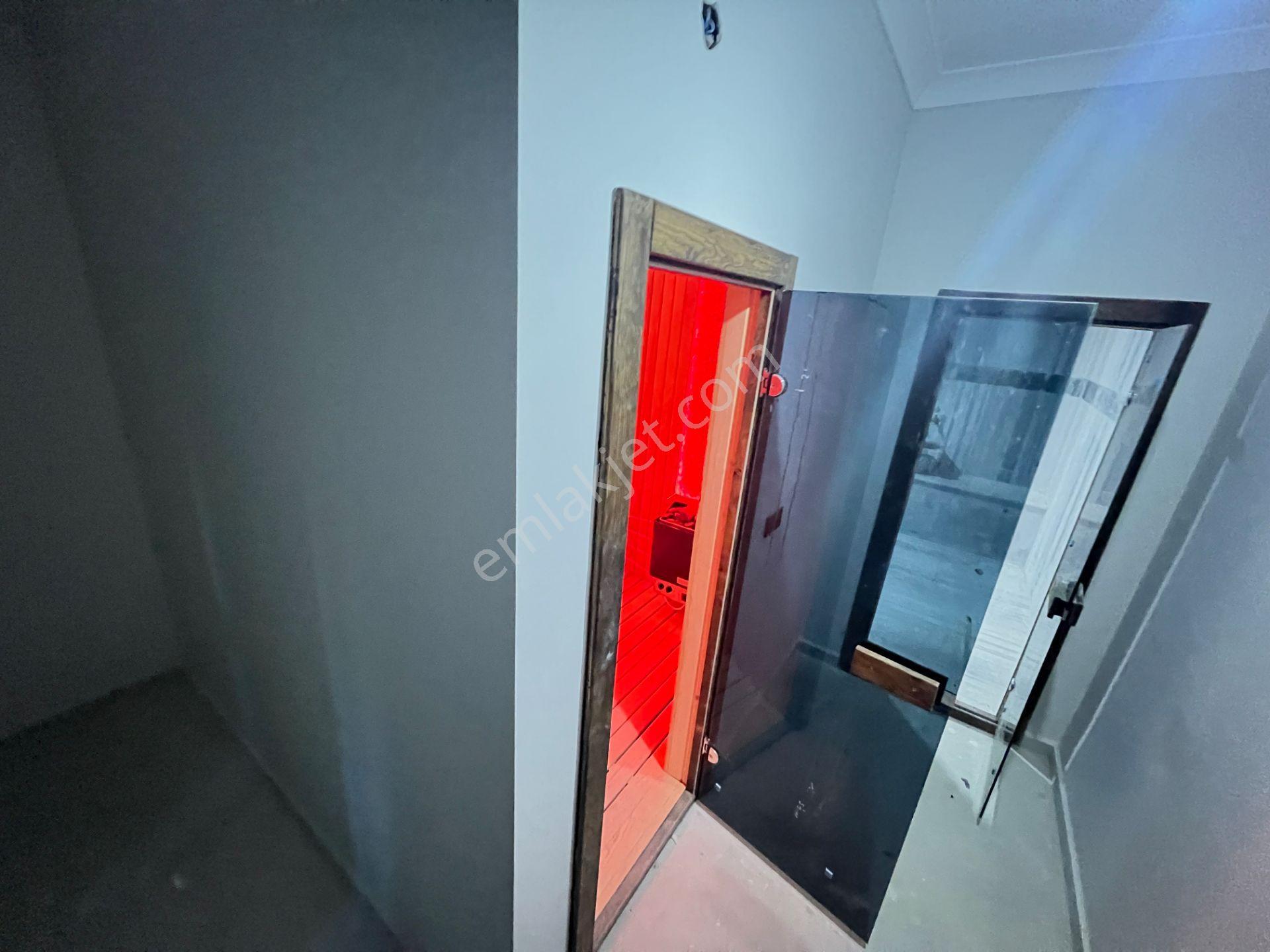 Baglıcada 550m2 3katlı Turk Hamamlı İçten Asansörlü 6+1 Villa - Görsel 15