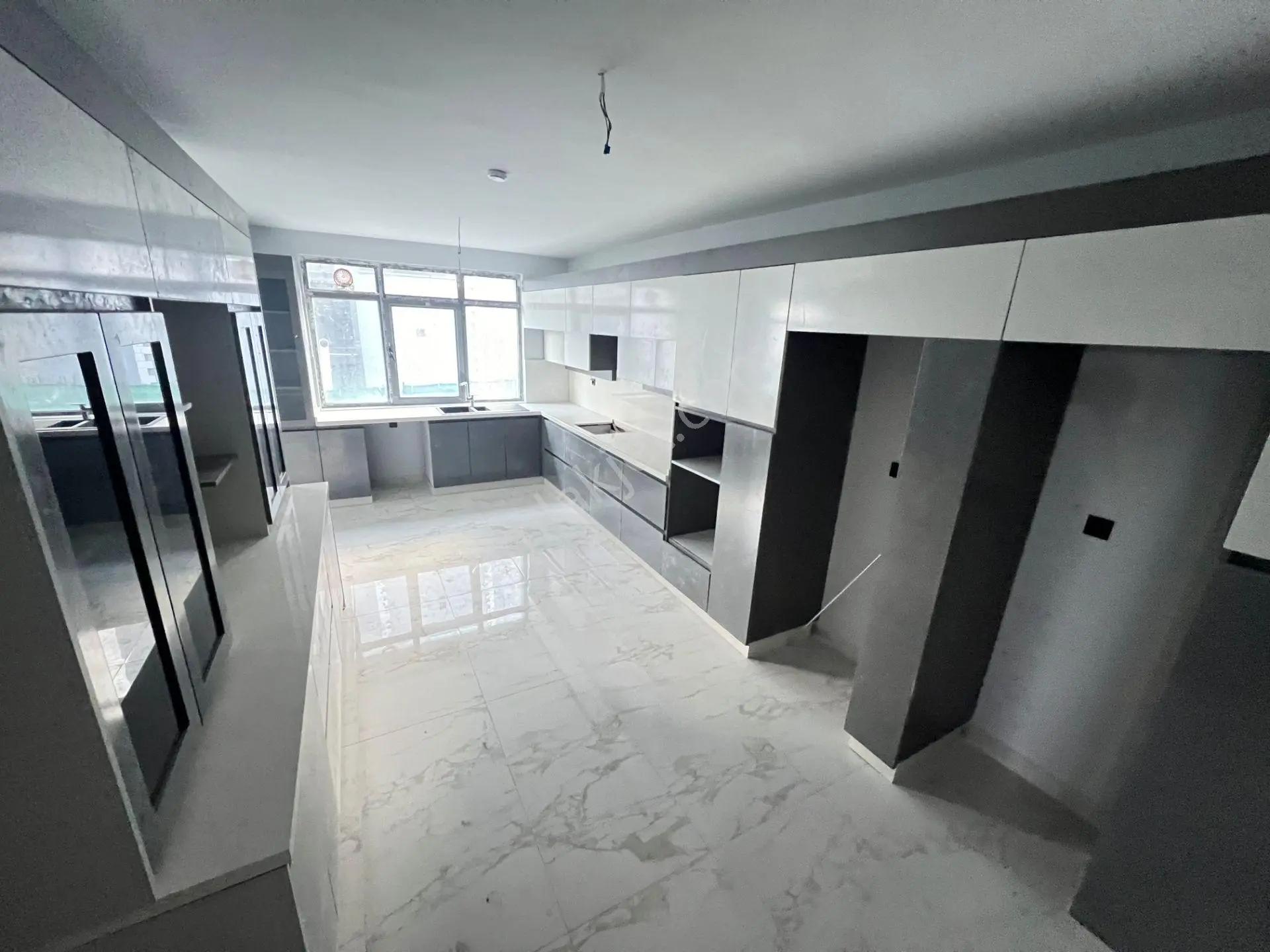 Baglıcada 550m2 3katlı Turk Hamamlı İçten Asansörlü 6+1 Villa - Görsel 2