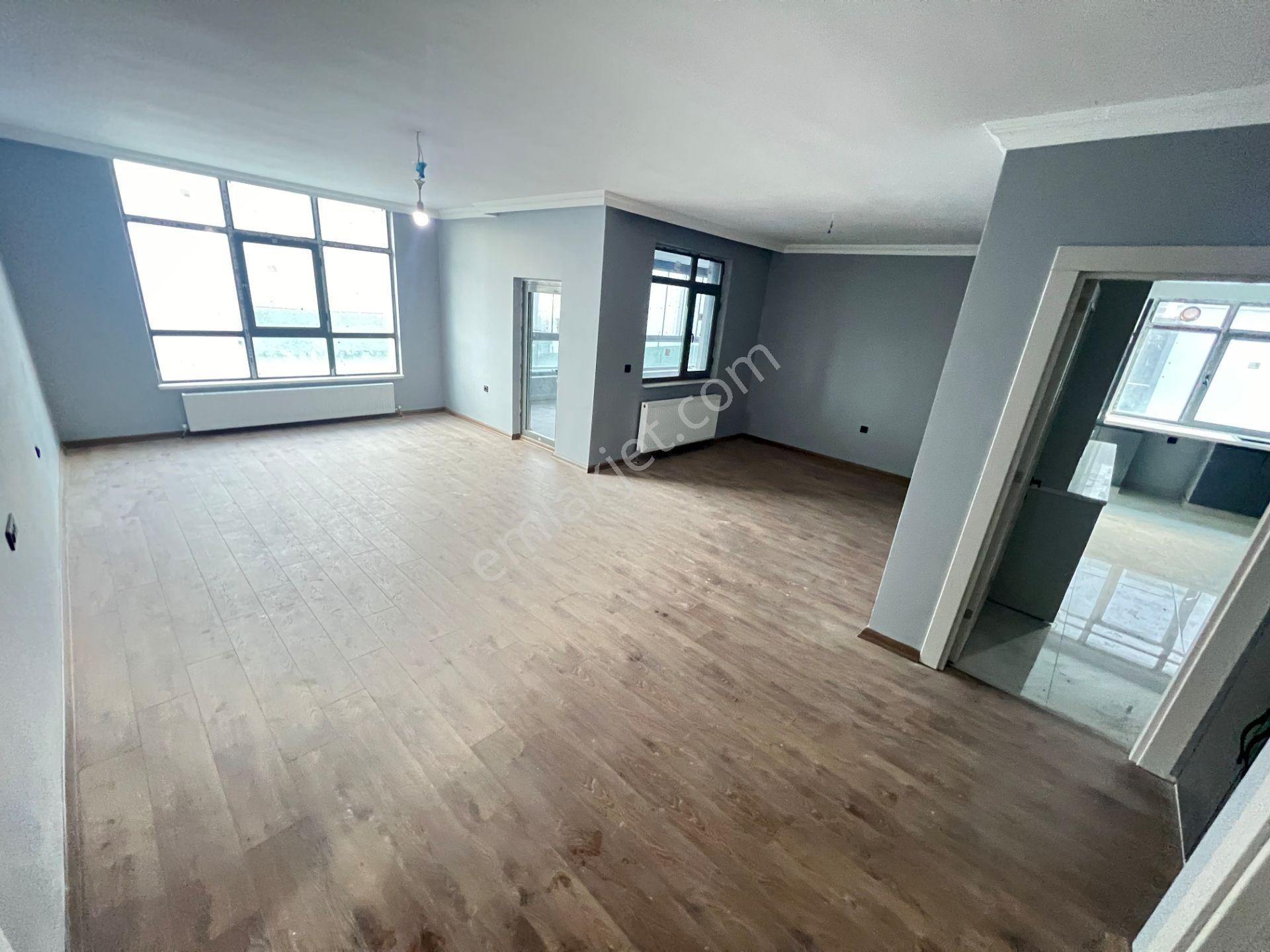 Baglıcada 550m2 3katlı Turk Hamamlı İçten Asansörlü 6+1 Villa - Görsel 12