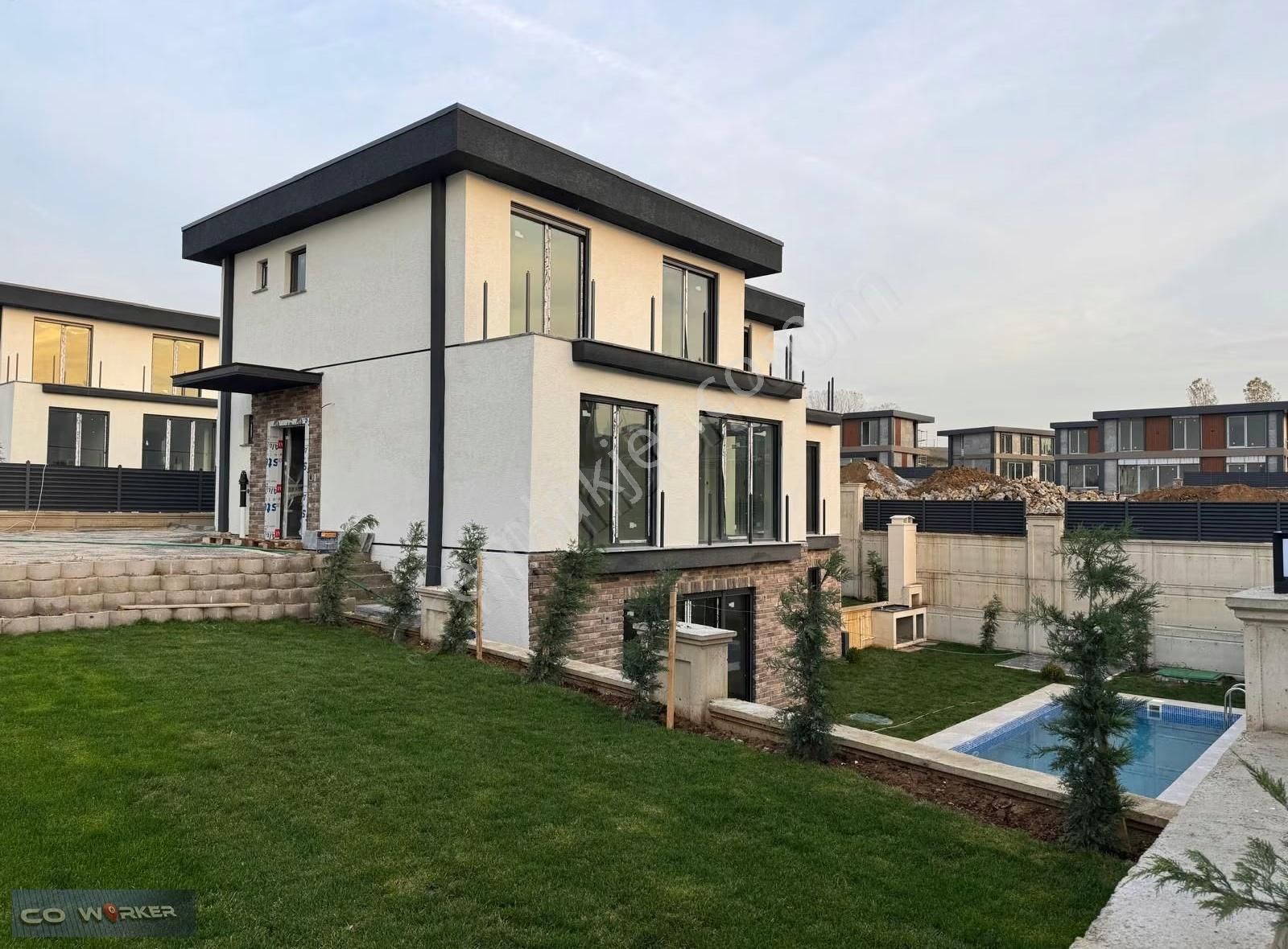 540 M² Bahçeli Müstakil Tripleks Villa Özel Havuz & Güvenlik - Görsel 9