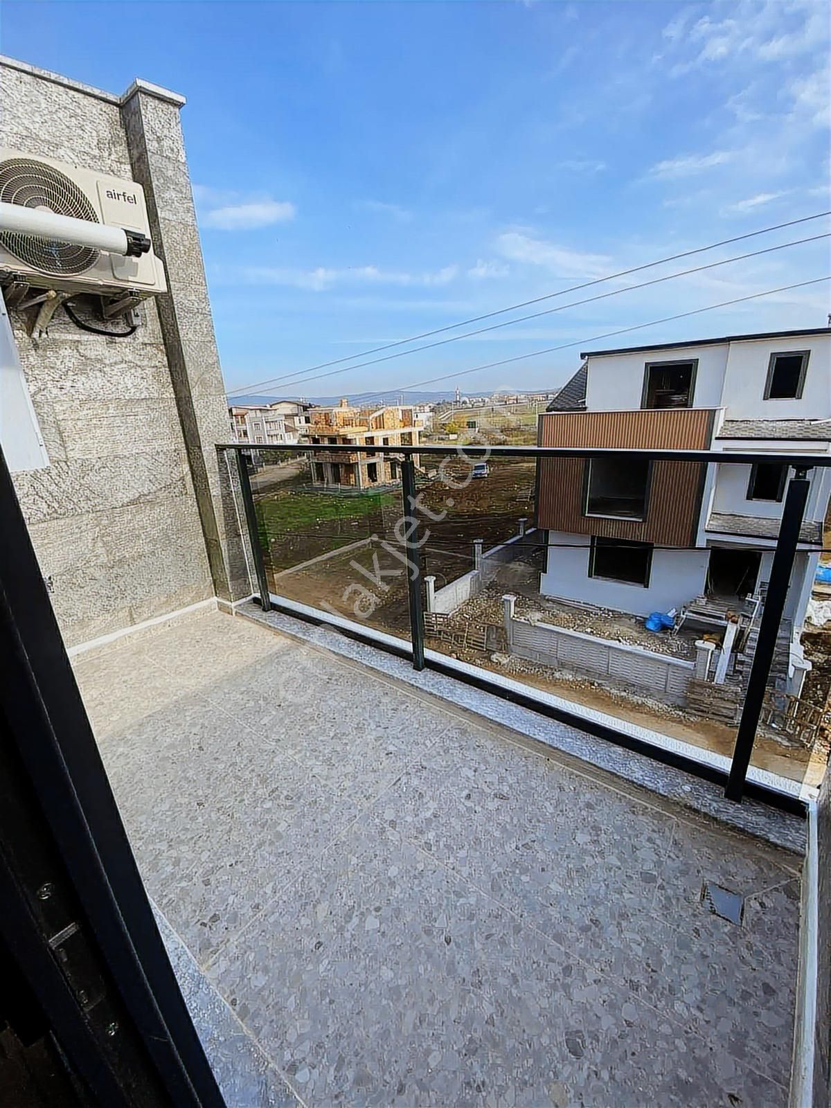 Tarcanlardan Modern Eşyalı 1+1 Rezidans Yatırıma Hazır - Görsel 6