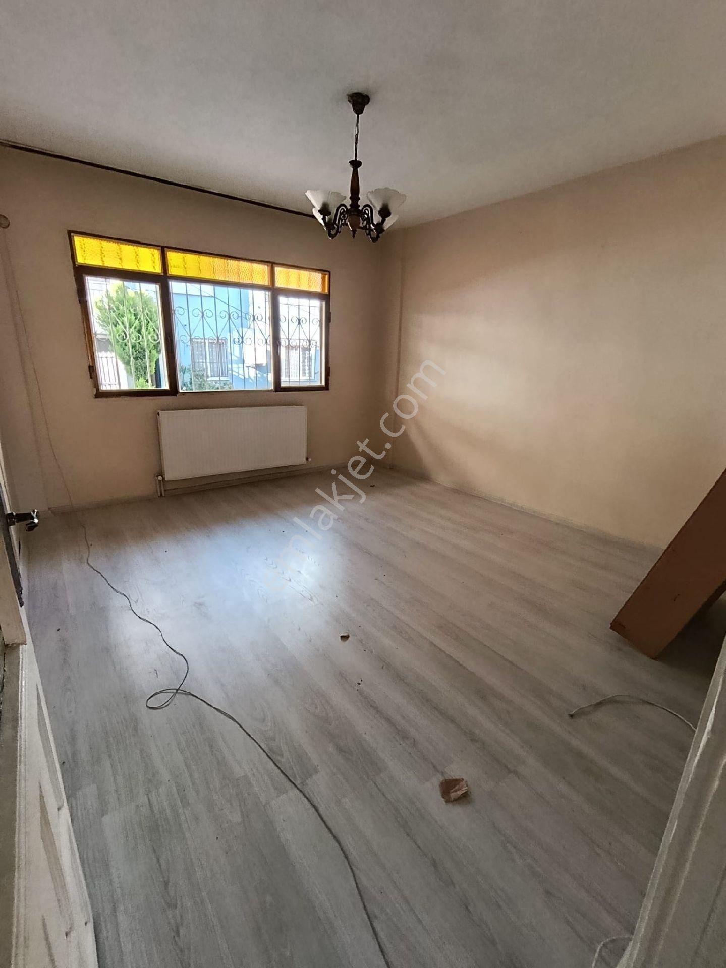 Esendere Şehitler Mahallesi'nde 2+1 Kapalı Mutfak Giriş Altı - Görsel 3