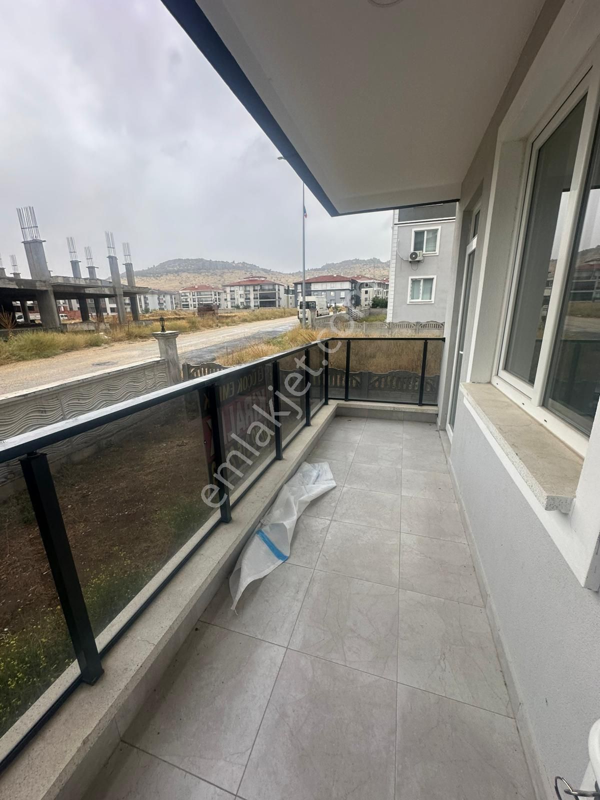 Afyon Üçok Emlaktan Kanlıca Mah Satılık Sıfır Ayarında Lüx 3+1 Daire - Görsel 22
