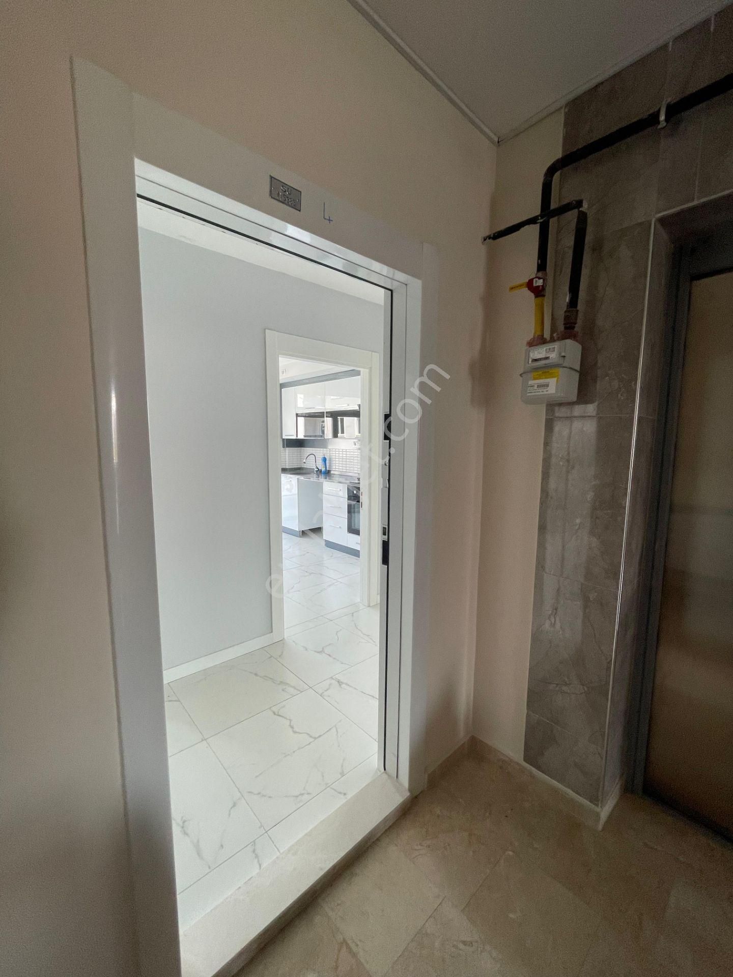 Afyon Üçok Emlaktan Kanlıca Mah Satılık Sıfır Ayarında Lüx 3+1 Daire - Görsel 4