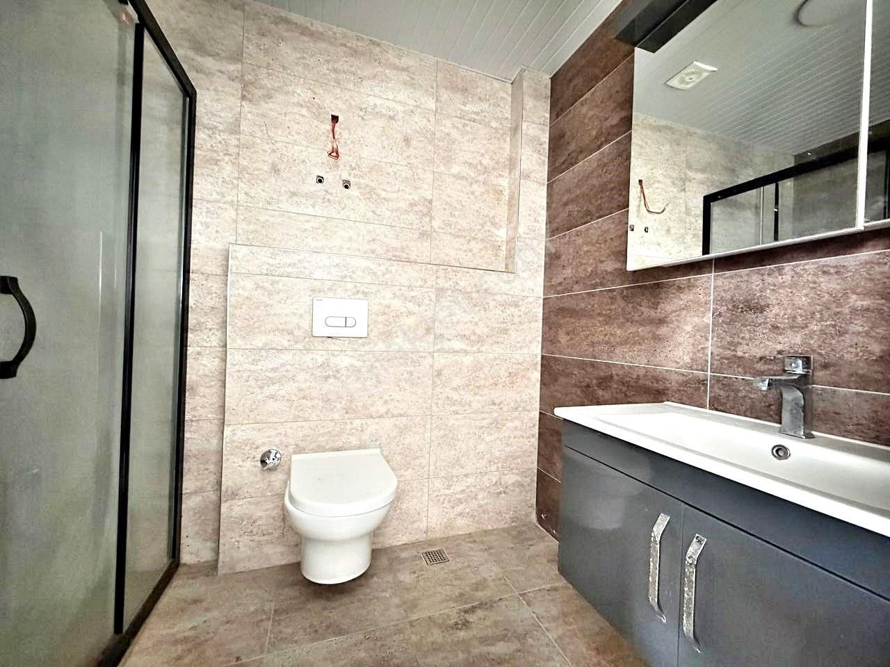 Alanya Oba'da Satılık Geniş Site İçi 1+1 Aktiviteli Daire