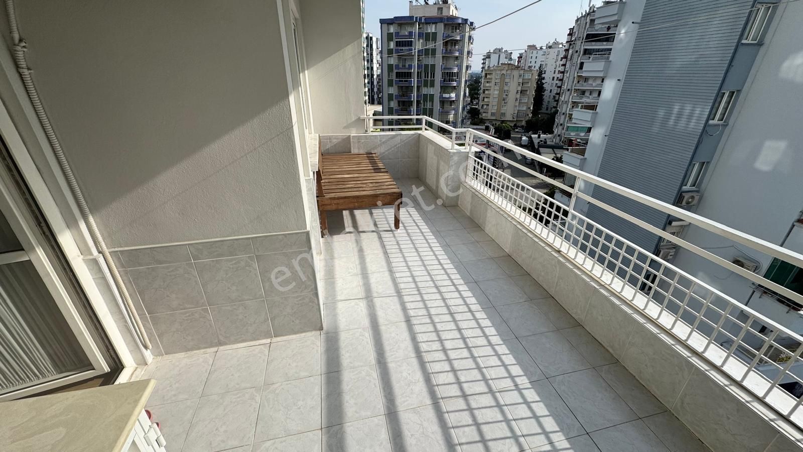 İz'den Merkezi Lokasyon'da Geniş Oturumlu 4+1 Satılık Daire - Görsel 23