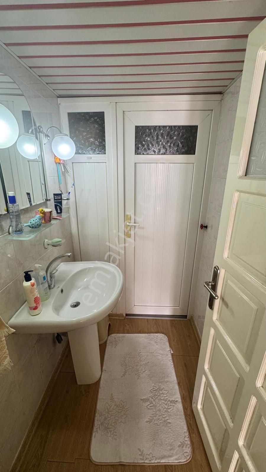 İz'den Merkezi Lokasyon'da Geniş Oturumlu 4+1 Satılık Daire - Görsel 21