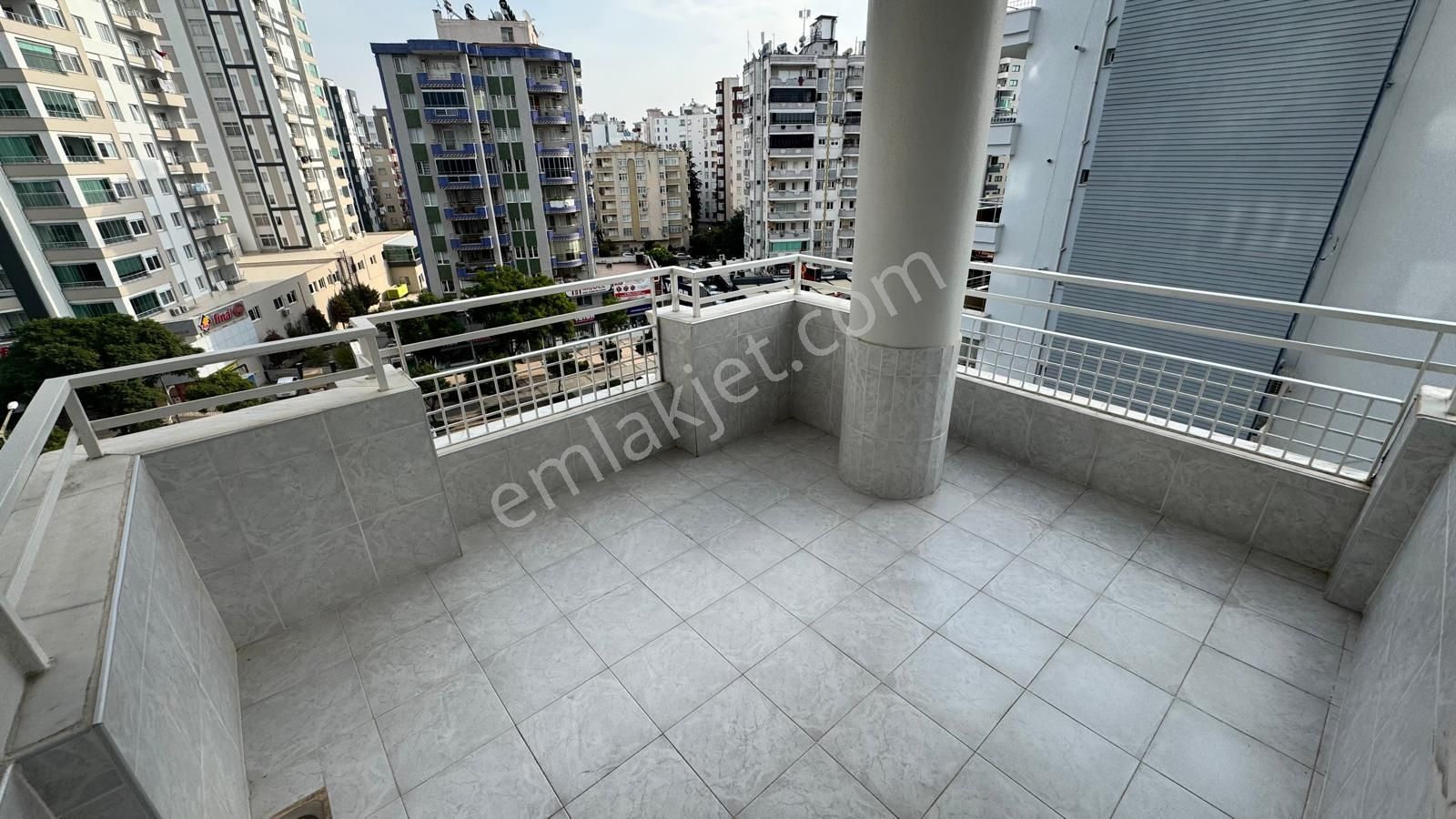 İz'den Merkezi Lokasyon'da Geniş Oturumlu 4+1 Satılık Daire - Görsel 22