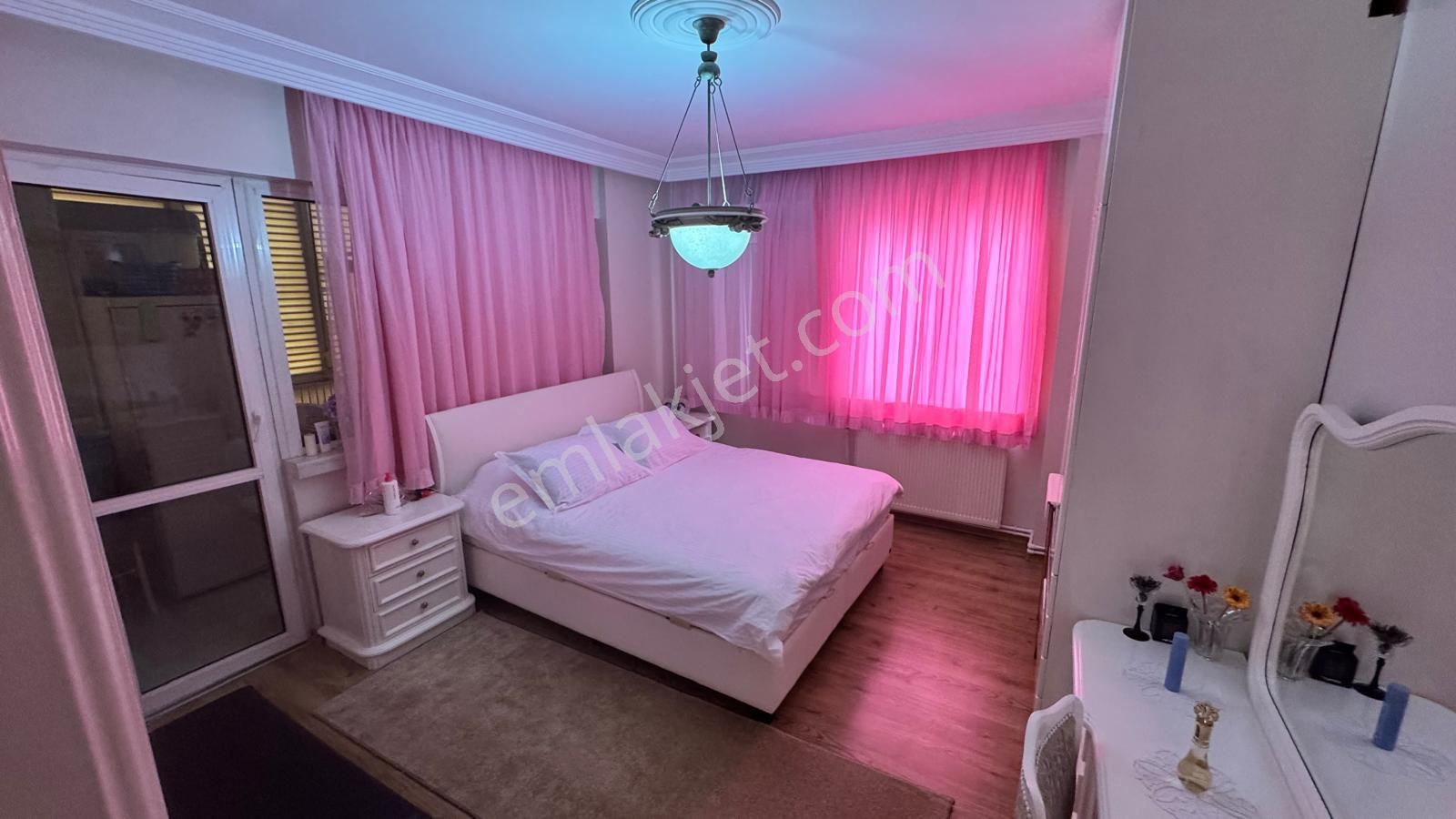 İz'den Merkezi Lokasyon'da Geniş Oturumlu 4+1 Satılık Daire - Görsel 12