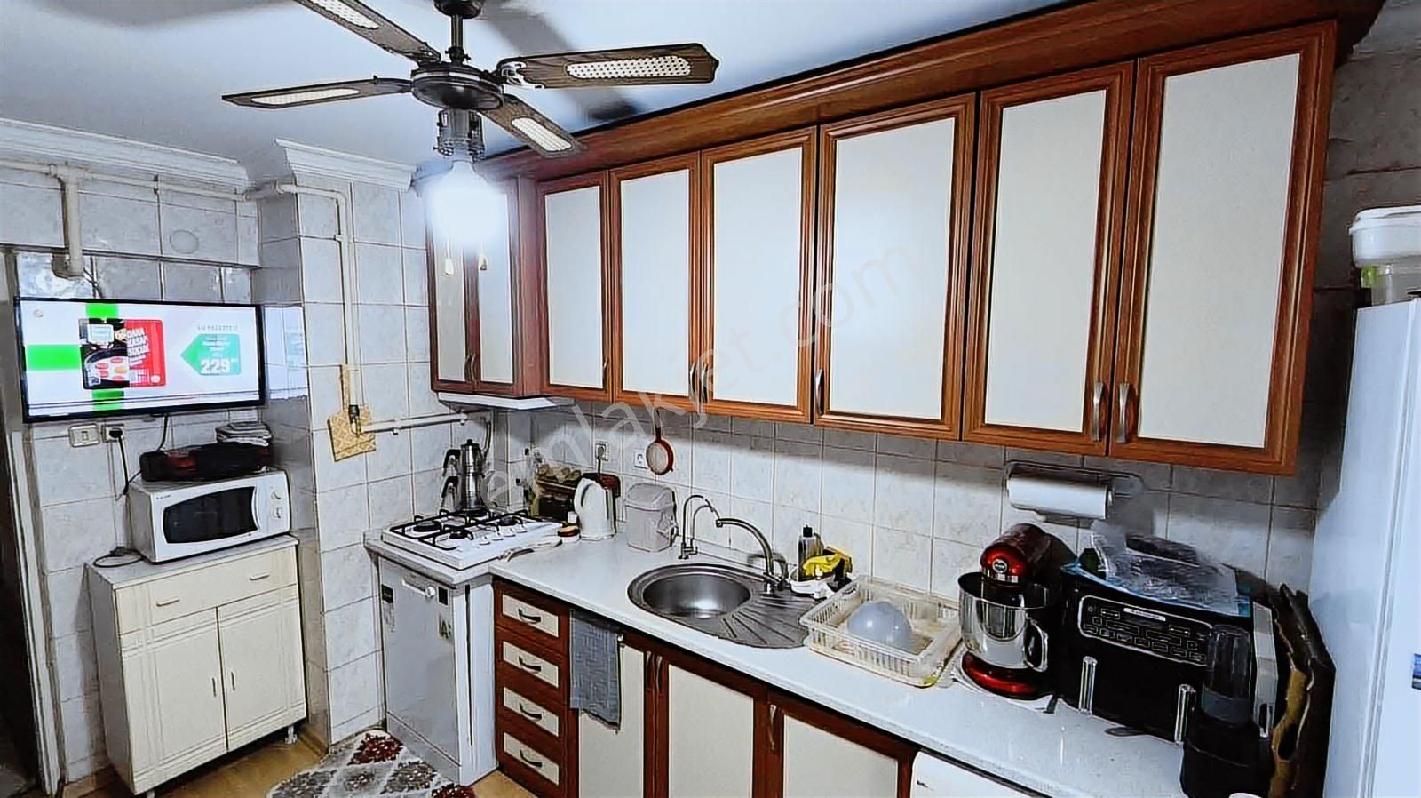 Karabağlar Ordu Caddesi Üzerinde 115 M² 3+1 Doğalgazlı Satılık - Görsel 2