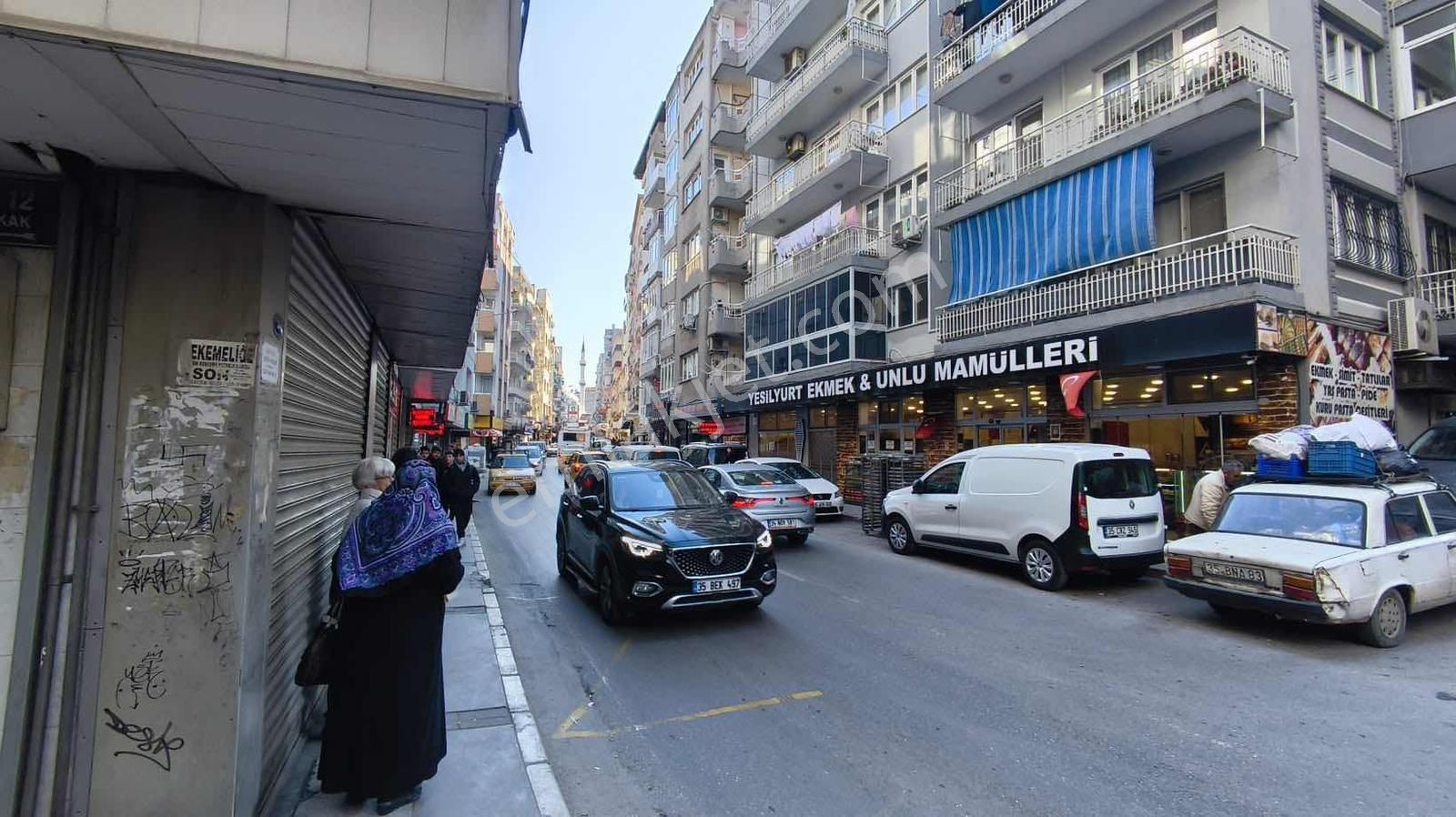 Karabağlar Ordu Caddesi Üzerinde 115 M² 3+1 Doğalgazlı Satılık - Görsel 12