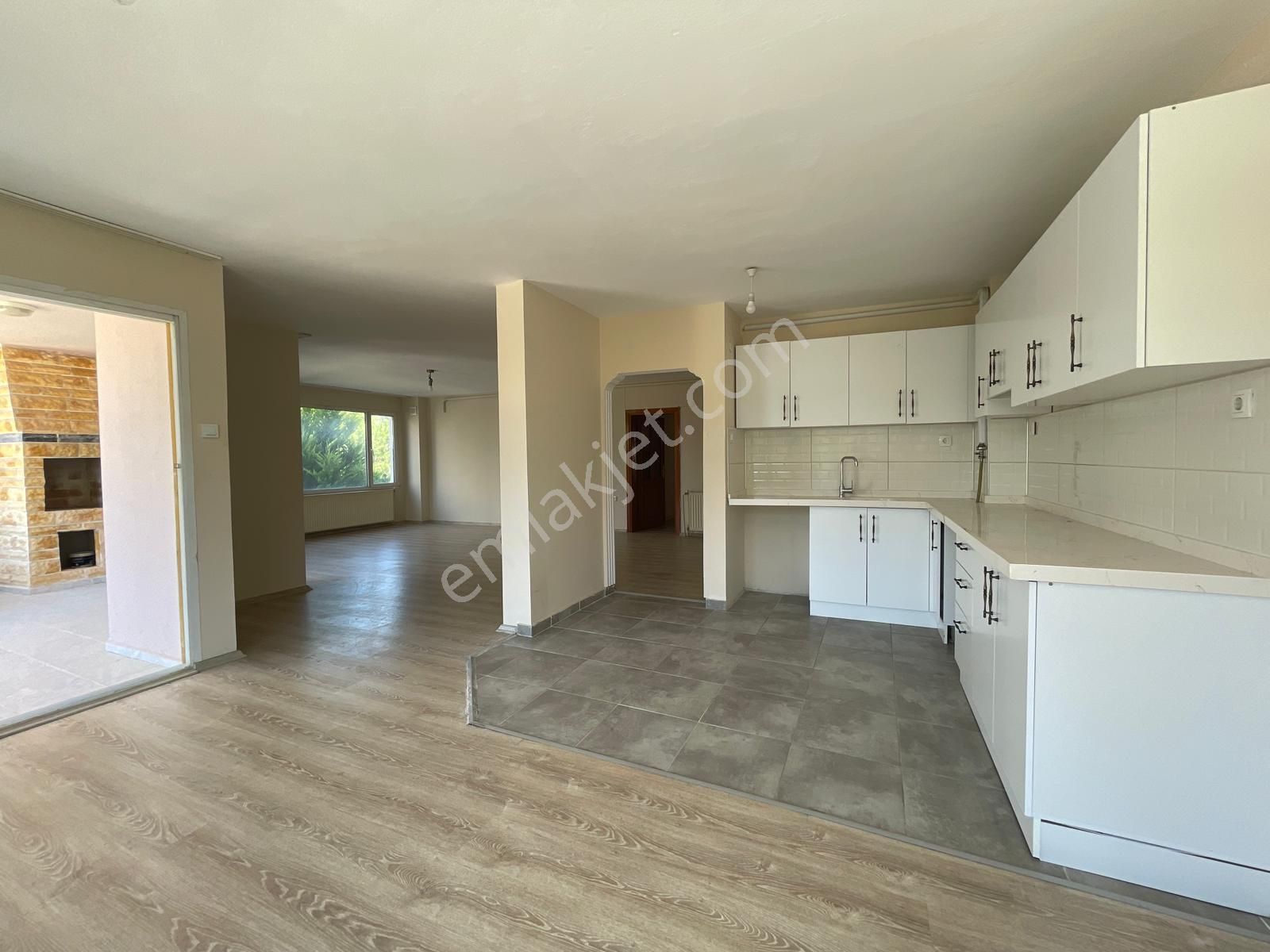 Havuzlu Sitede,bakımlı 3 Cepheli Ferah 3+1 Daire Sizi Bekliyor ! - Görsel 9