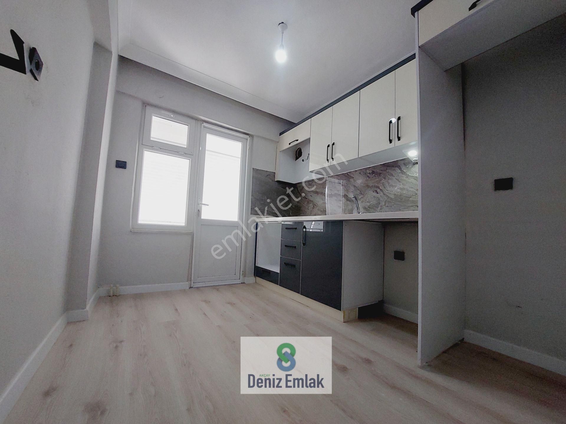 Denizden Akçayda Öncephe Arakat Masrafsız Satılık 3+1 Daire.