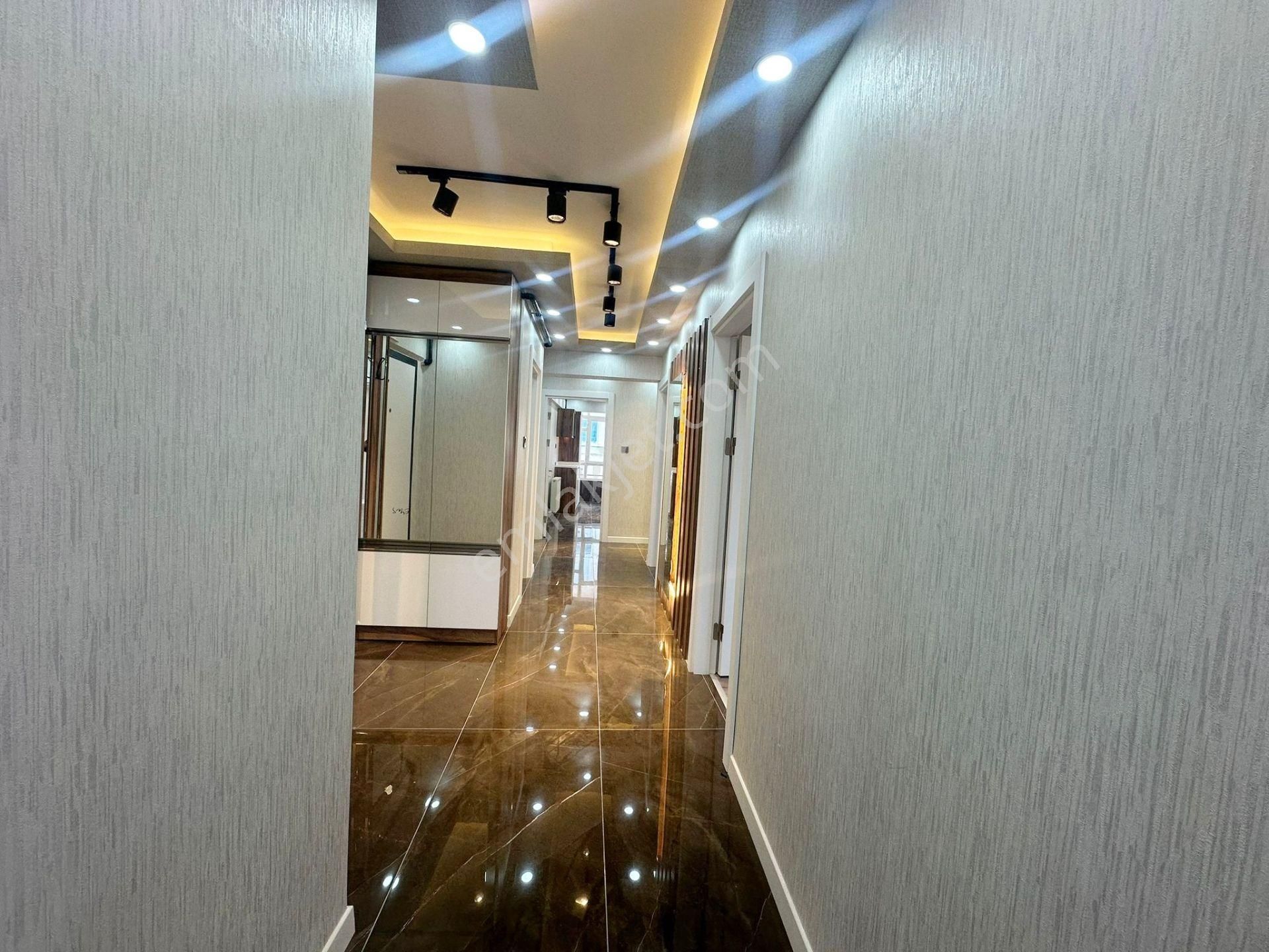 Süvari Mahallesi Cadde Yakını Lüx 3+1 Full Yapılı - Görsel 15