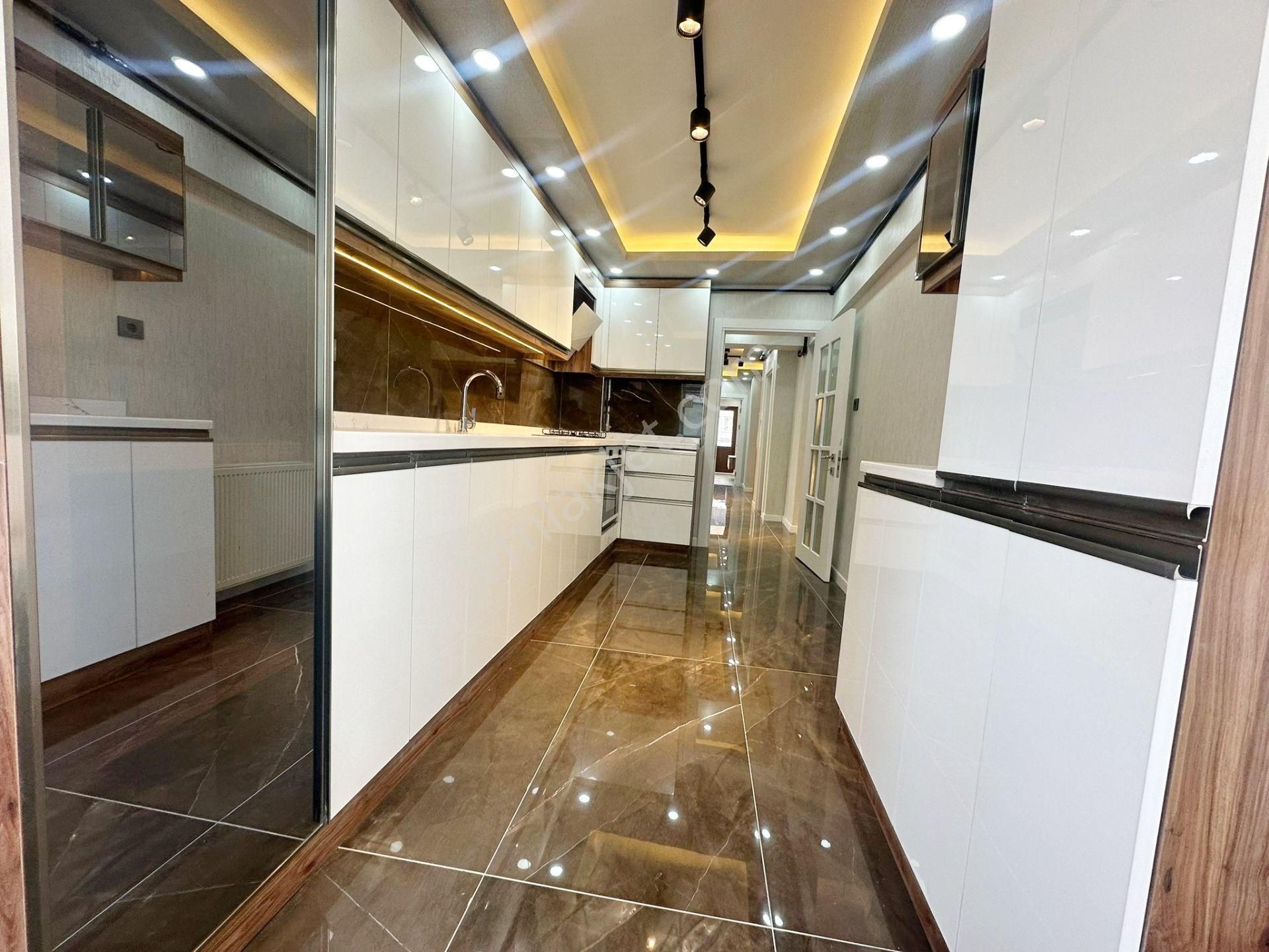 Süvari Mahallesi Cadde Yakını Lüx 3+1 Full Yapılı - Görsel 3