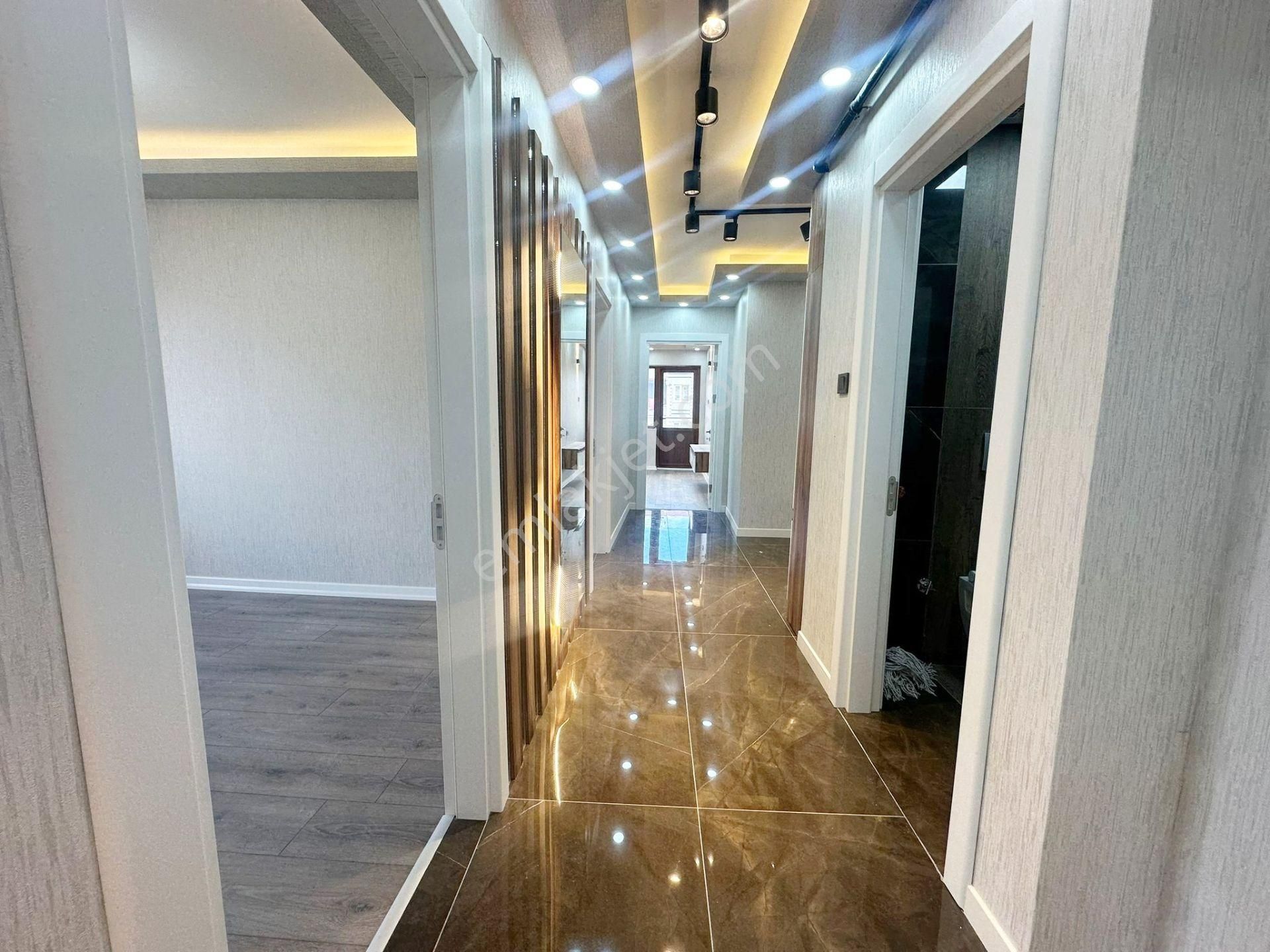 Süvari Mahallesi Cadde Yakını Lüx 3+1 Full Yapılı - Görsel 8