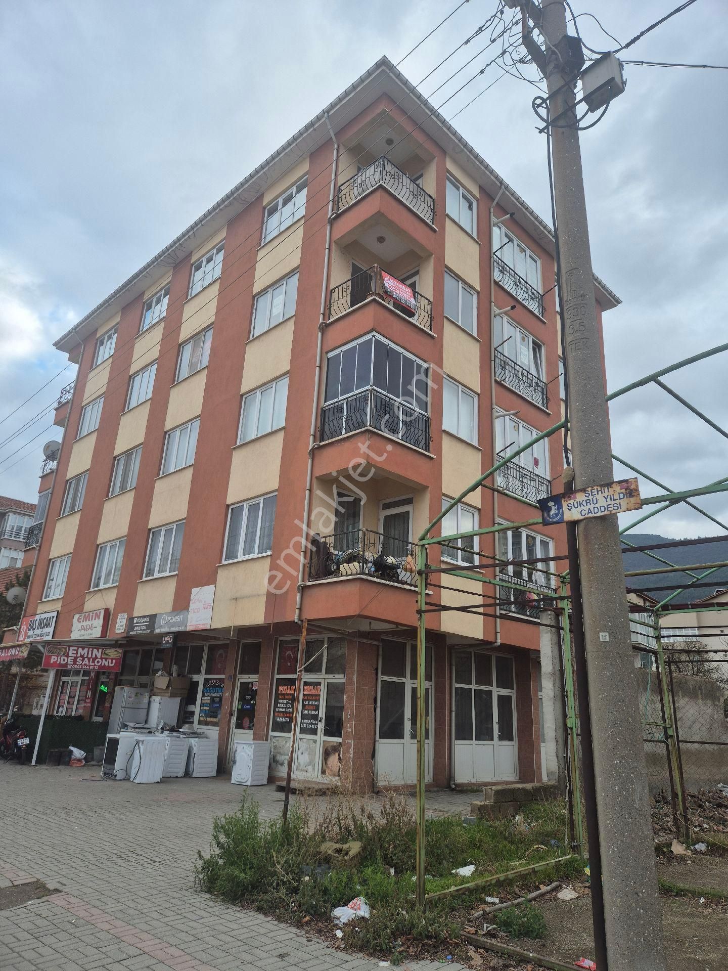 Kaymakamlık Arkasında 2+1 Kiralık Arakat