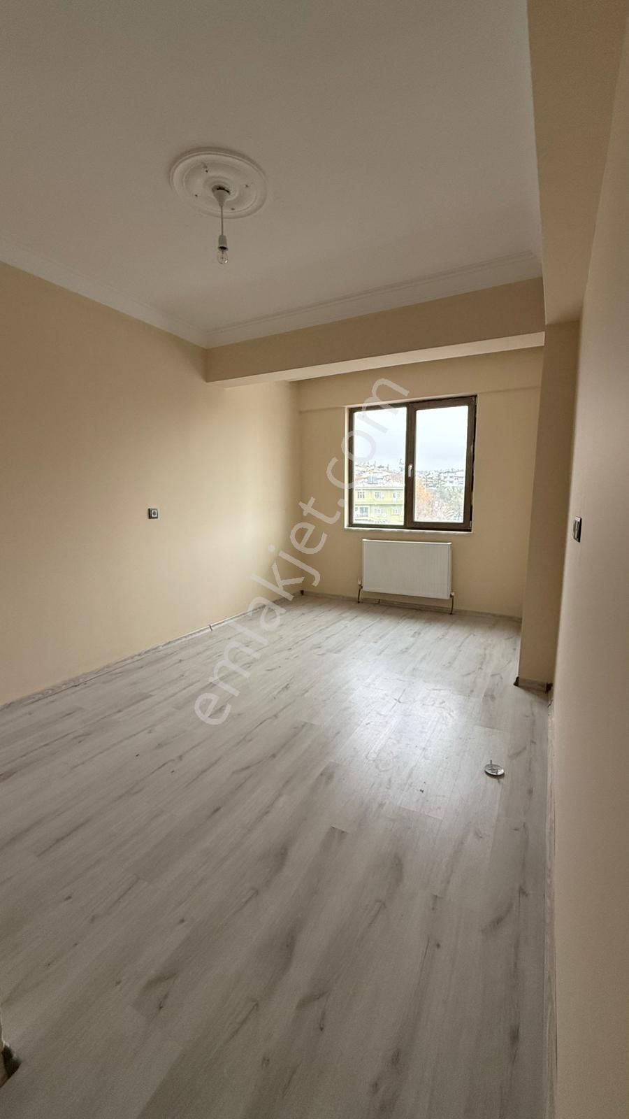 Öz Gaye Emlaktan Develi Çarşı Merkezde Kiralık Daire - Görsel 2