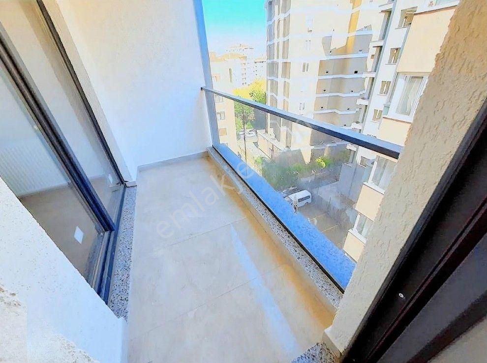 Boş.. Göztepe , Minibüs Cd. Sıfır,balkon,ebeveyn Banyolu,130m2,3+1 Daire - Görsel 3