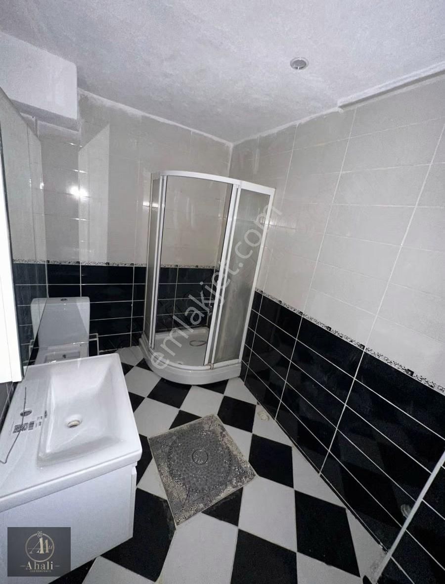 Sefaköy İnönü De Ssk Ya Yakın Tadilatlı Yapılı Y.giriş 2+1 - Görsel 8