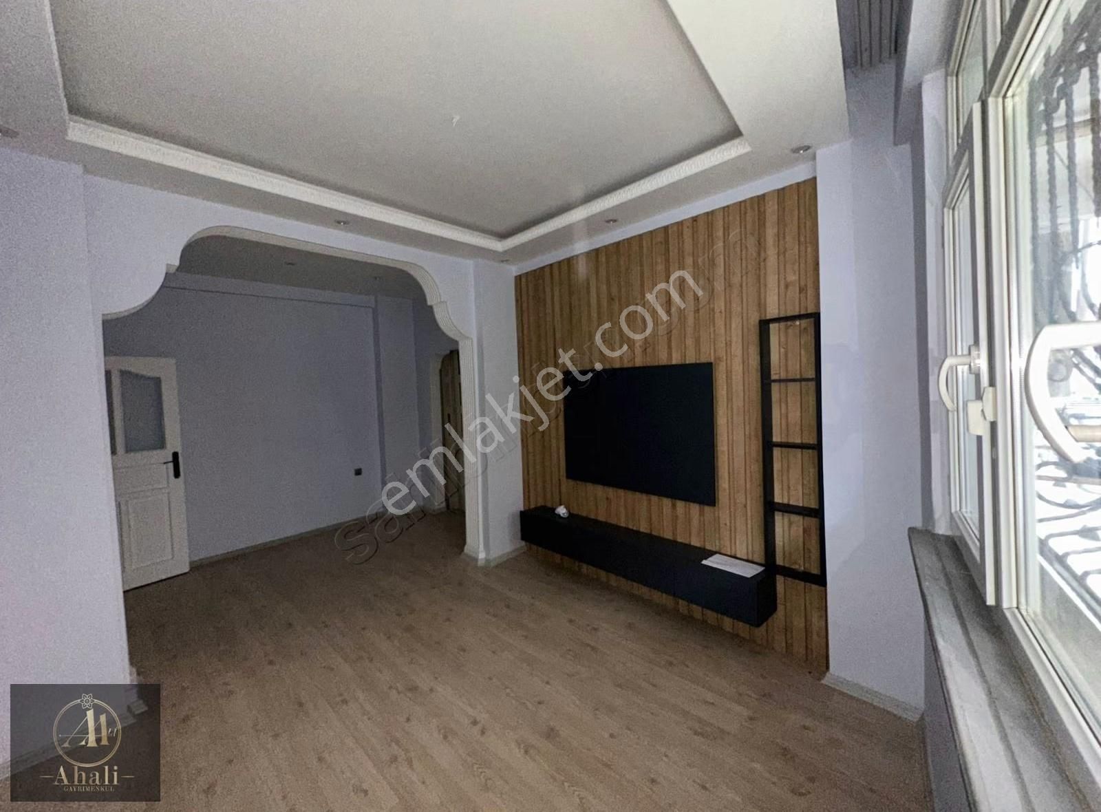 Sefaköy İnönü De Ssk Ya Yakın Tadilatlı Yapılı Y.giriş 2+1