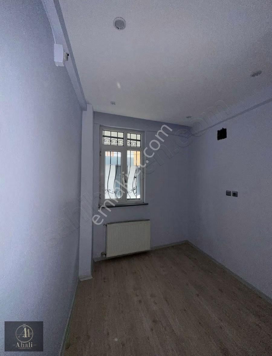 Sefaköy İnönü De Ssk Ya Yakın Tadilatlı Yapılı Y.giriş 2+1 - Görsel 10