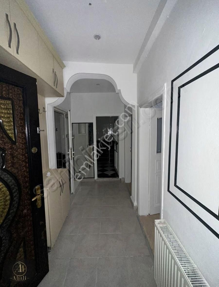 Sefaköy İnönü De Ssk Ya Yakın Tadilatlı Yapılı Y.giriş 2+1 - Görsel 13