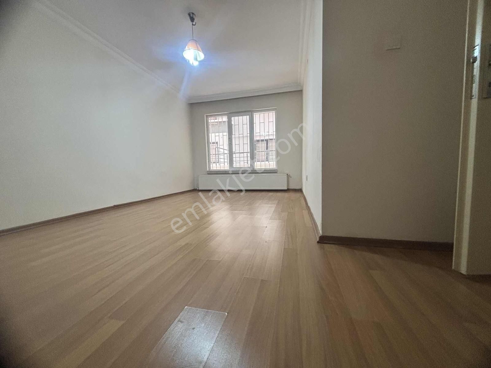 Kuttaş'tn Bahçelide Kot 1 De İçi Yapılı 2+1 Metro Yakını Daire - Görsel 25