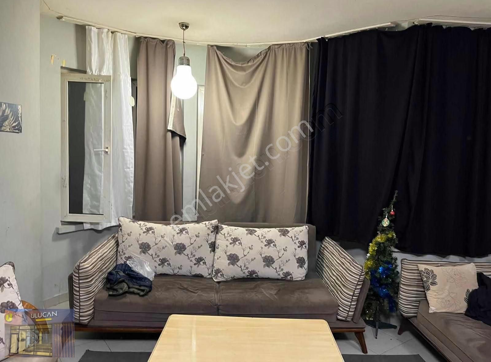 Ulucan'dan İnegöl Merkez'de Kaptan İş Hanın'da Satılık Dükkan