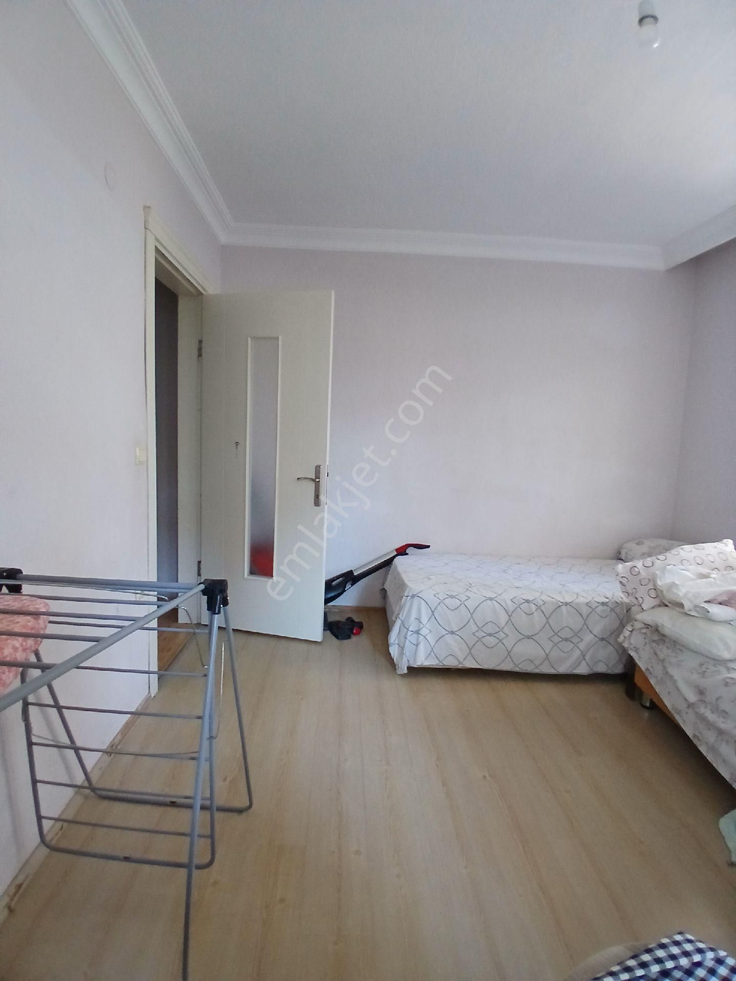 Üniversitelere Komşu Emniyet Müdürlüğüne Sağlık Ocağına Okullara Yakın Eşyalı Ayrı Mutfak 1+1 - Görsel 11