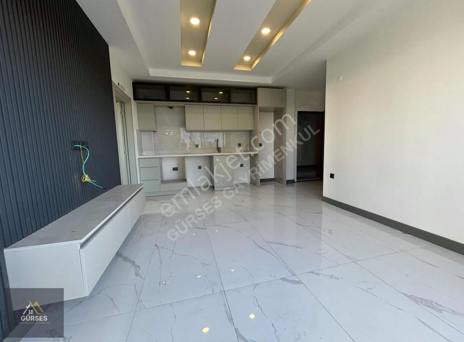 Ilıca Mahallesinde Havuzlu 2+1 Sıfır Lüks Kiralık Daire !!