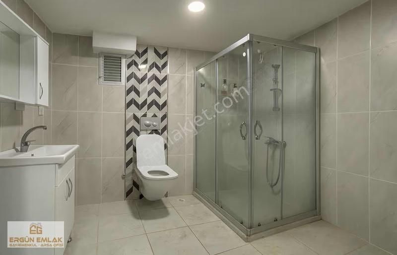 Metrobüse Yakın Sıfır Site İçi 2+1 Lüks Daire - Görsel 16