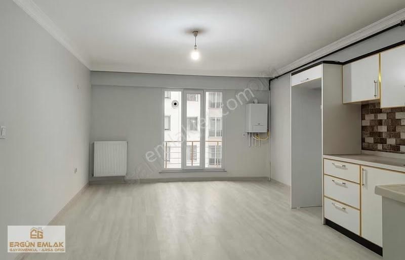 Metrobüse Yakın Sıfır Site İçi 2+1 Lüks Daire - Görsel 10