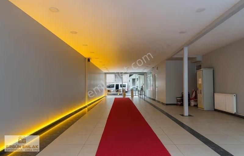 Metrobüse Yakın Sıfır Site İçi 2+1 Lüks Daire - Görsel 3