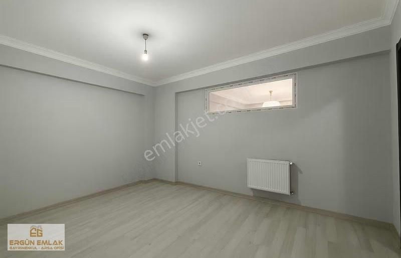 Metrobüse Yakın Sıfır Site İçi 2+1 Lüks Daire - Görsel 11