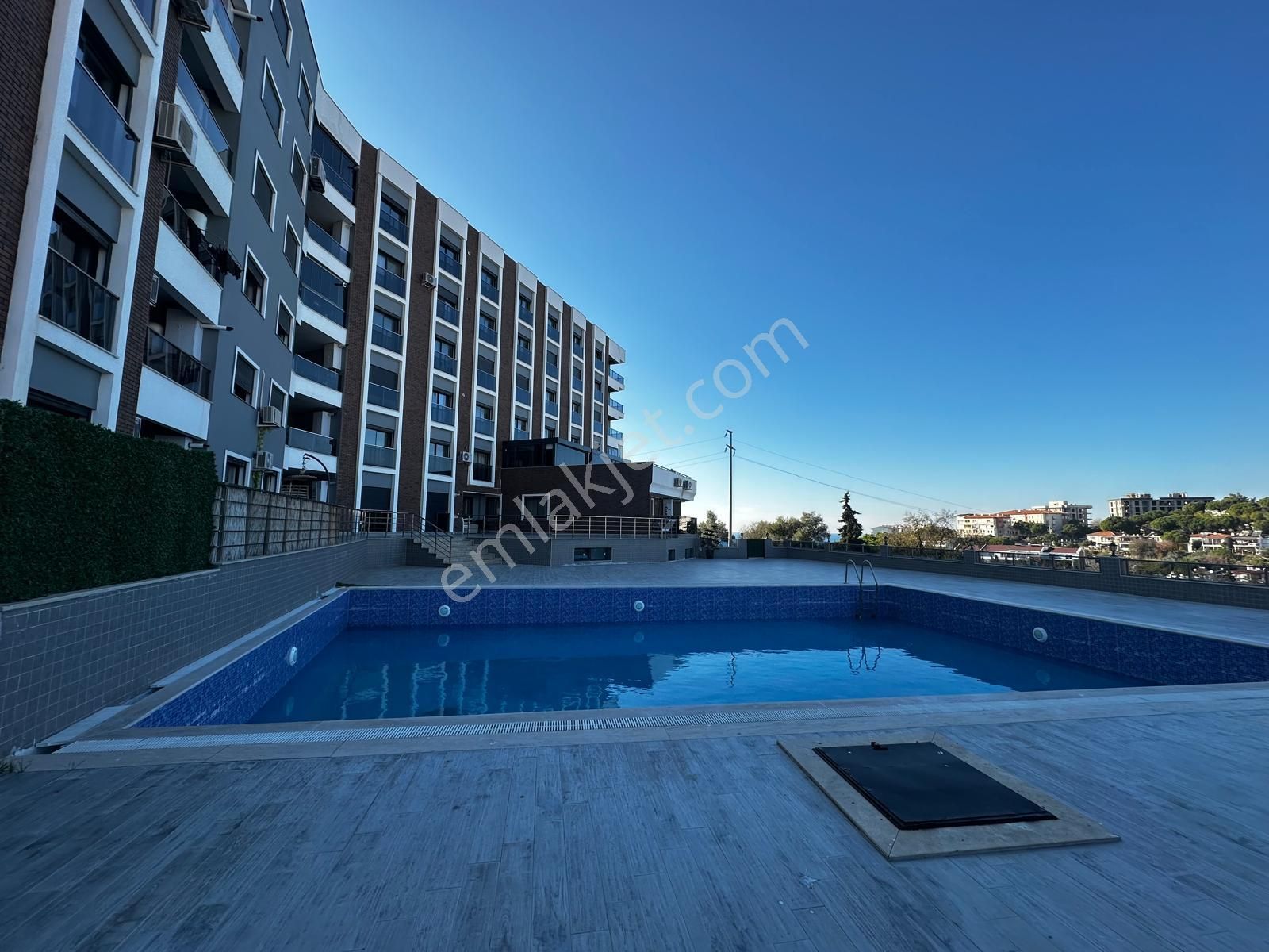 Kuşadası Kadınlar Denizi Bölgesi Plaja 5 Dakika Yürüme Mesafesinde Sıfır 1+1 - Görsel 2