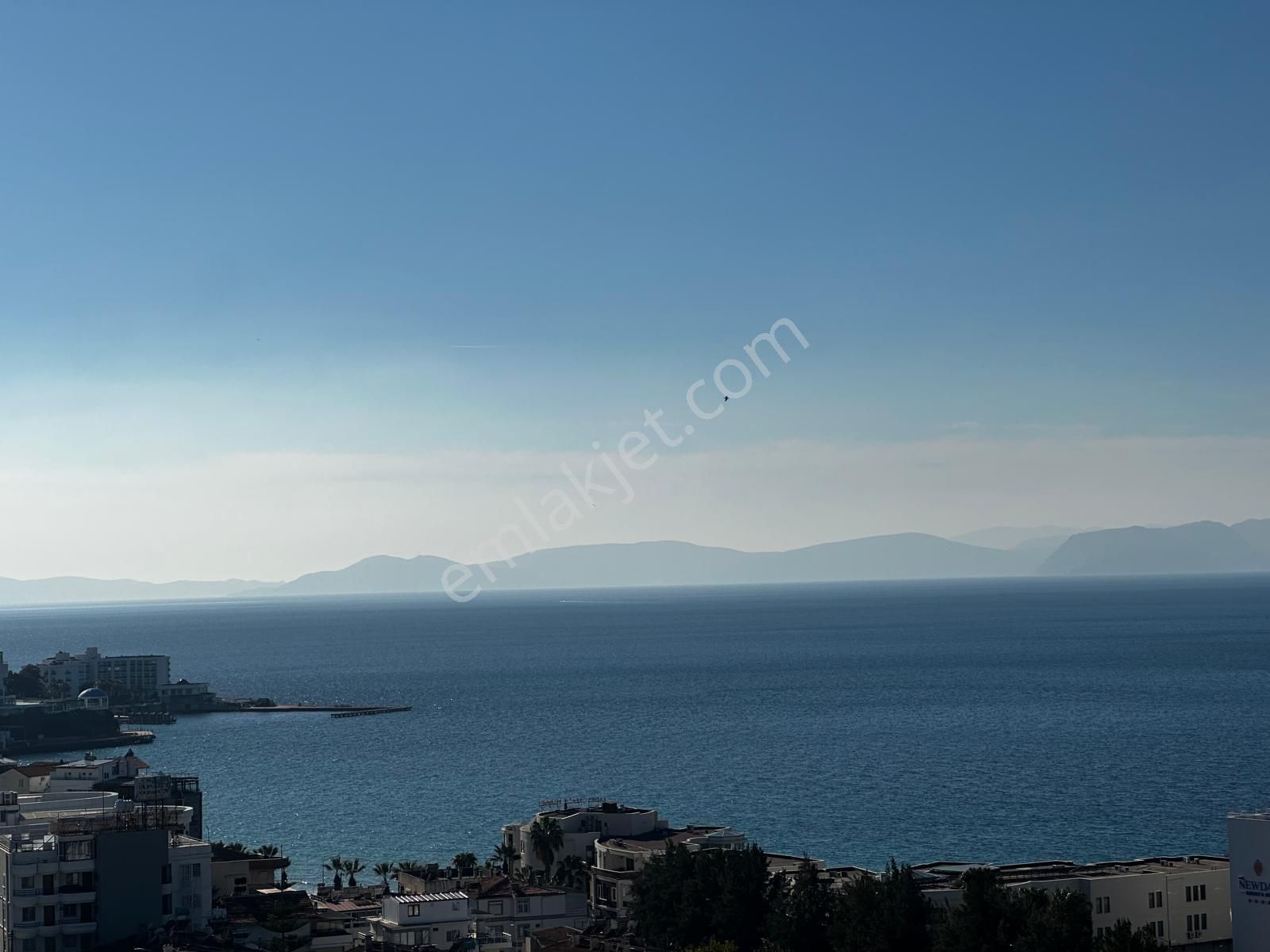 Kuşadası Kadınlar Denizi Bölgesi Plaja 5 Dakika Yürüme Mesafesinde Sıfır 1+1 - Görsel 19