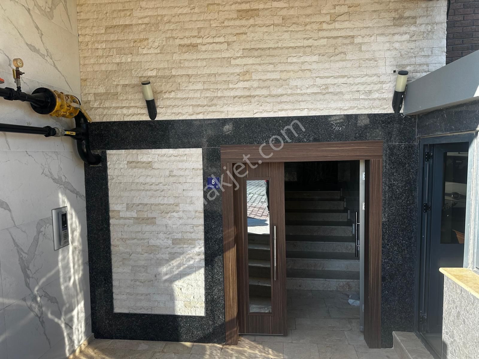 Kuşadası Kadınlar Denizi Bölgesi Plaja 5 Dakika Yürüme Mesafesinde Sıfır 1+1 - Görsel 18