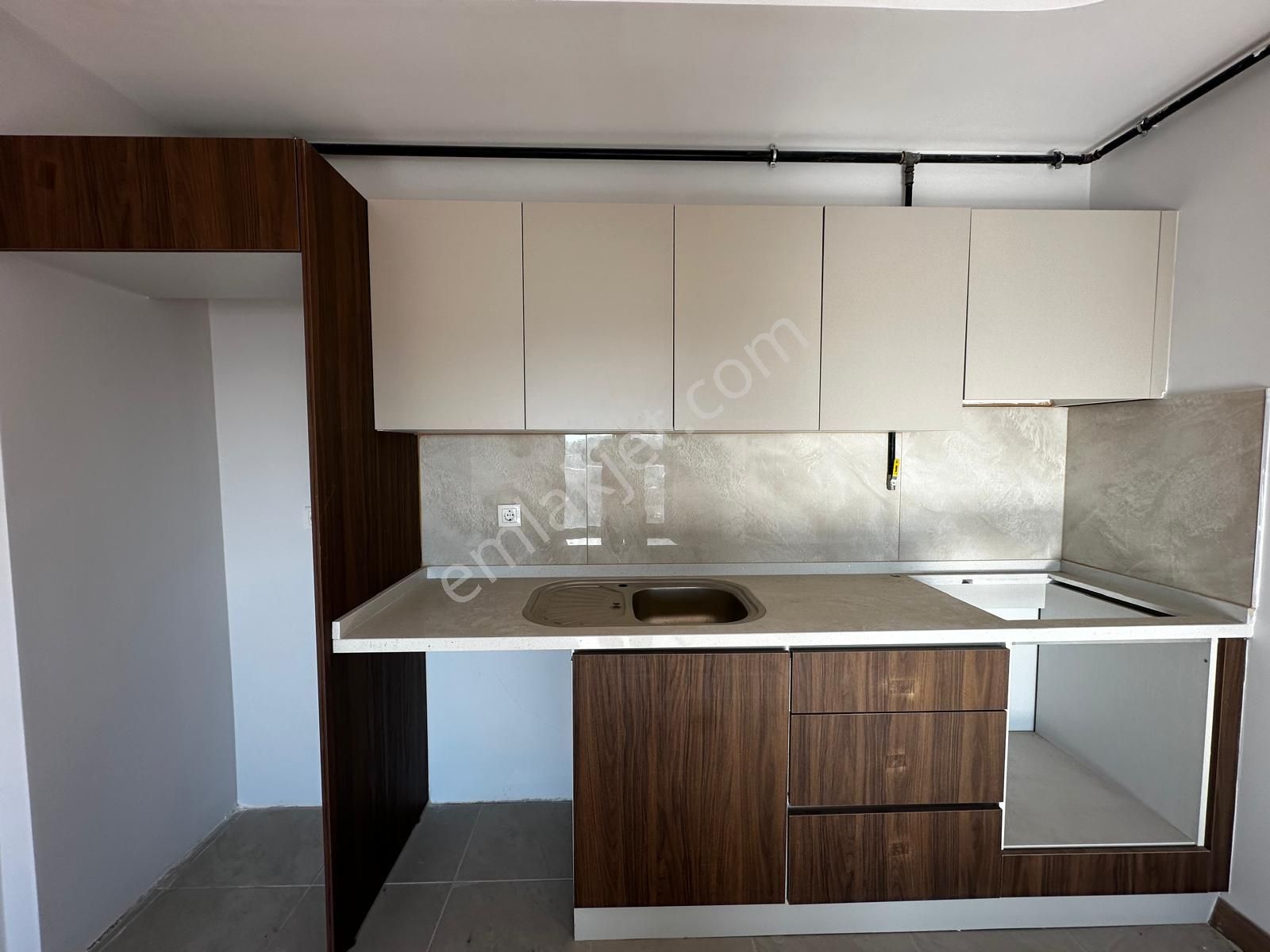 Kuşadası Kadınlar Denizi Bölgesi Plaja 5 Dakika Yürüme Mesafesinde Sıfır 1+1 - Görsel 8