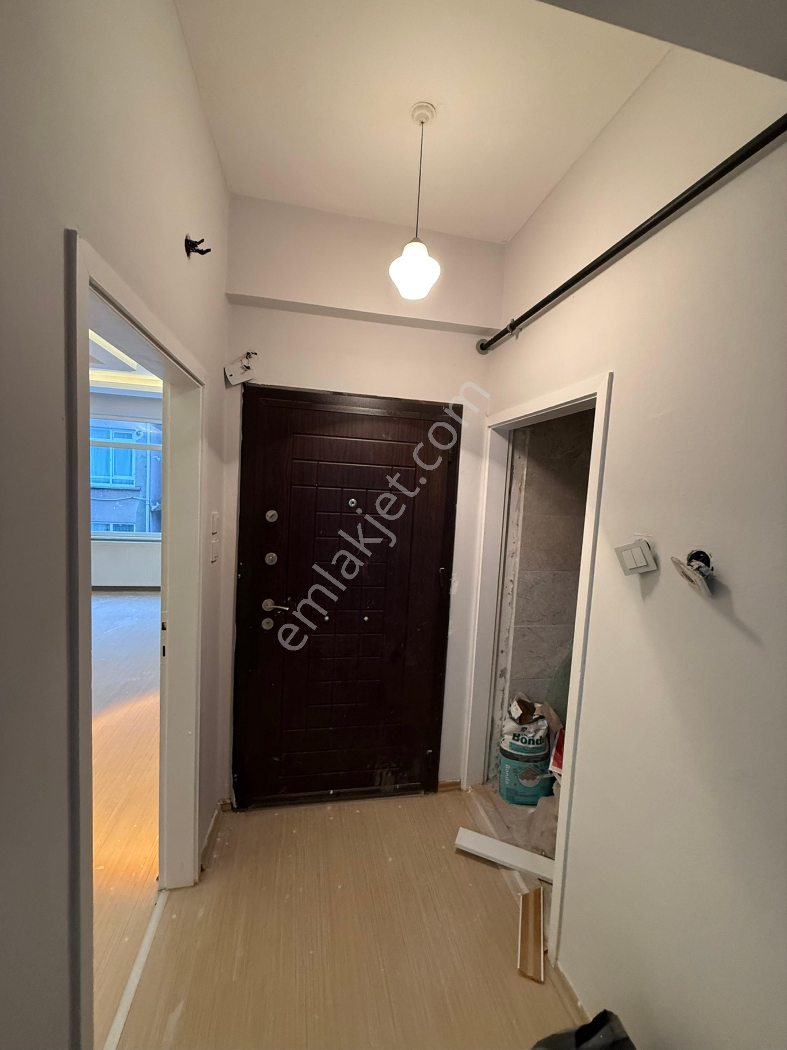 Hürriyet Mahallesinde İci Full Yapılı Satılık Daire - Görsel 16