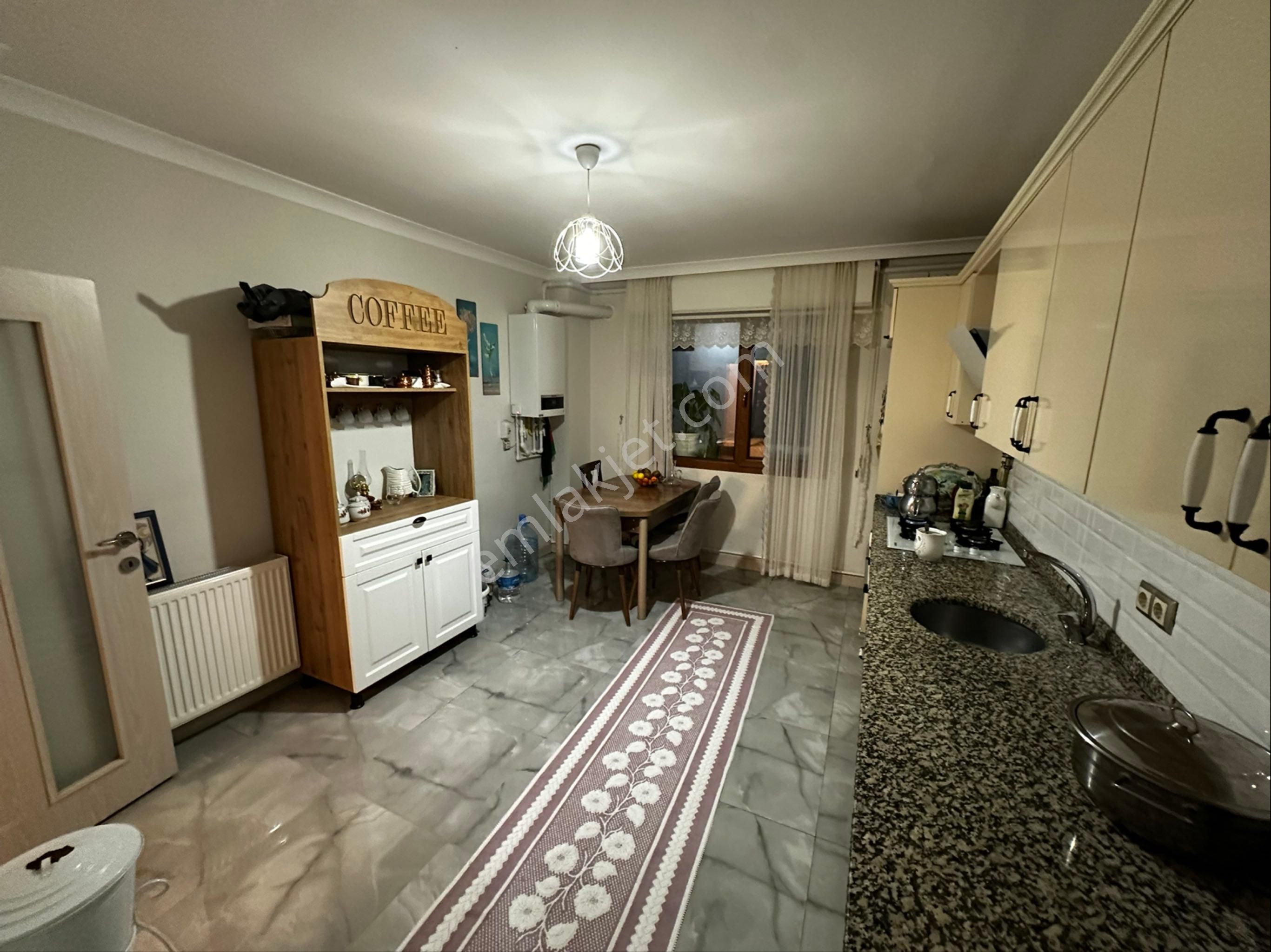 Akyazı Towers'dan 4+1 Bahçe Kat Satılık Daıre - Görsel 5