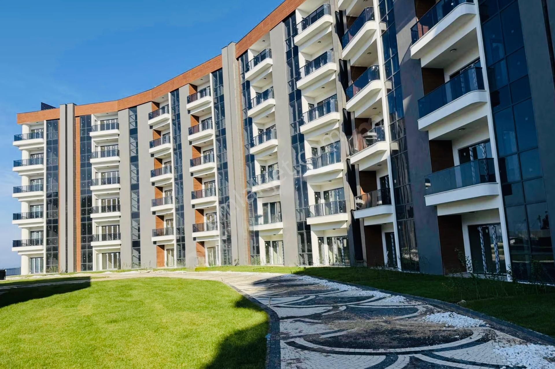 Samanlı Meydan Suiet'te 1+1 Satılık Daire