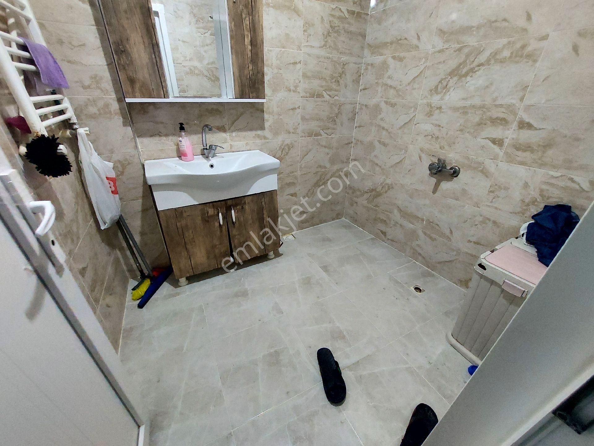 Gaziosmanpaşa Küçükköy Beşyol De Satılık Daire 3.kat 3+1 1 - Görsel 15